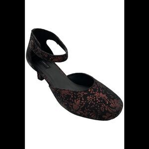 Array Women's Charlie Pump Black/Red - Medium